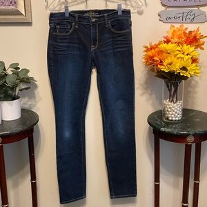 Lucky Brand Skinny Jeans Sz 4 in Ankle Style and very Stretchy. 5 pockets.